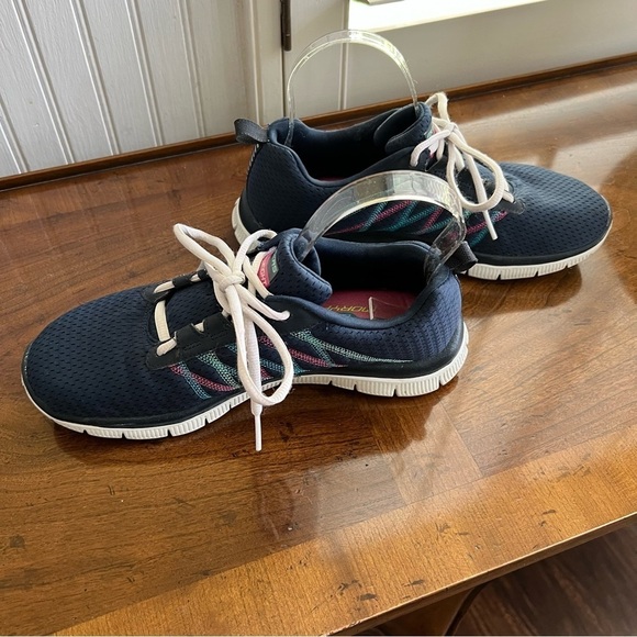Skechers Women's Memory Foam Lightweight Sneakers Size 8.5 Navy - Picture 3 of 6